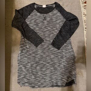 Merona Black Gray Patterned Tunic Top with Pockets Women’s Large